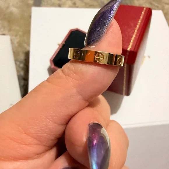 EUC AUTHENTIC CARTIER LOVE RING SMALL MODEL- 1 diamond 8 3/4 - Picture 9 of 16